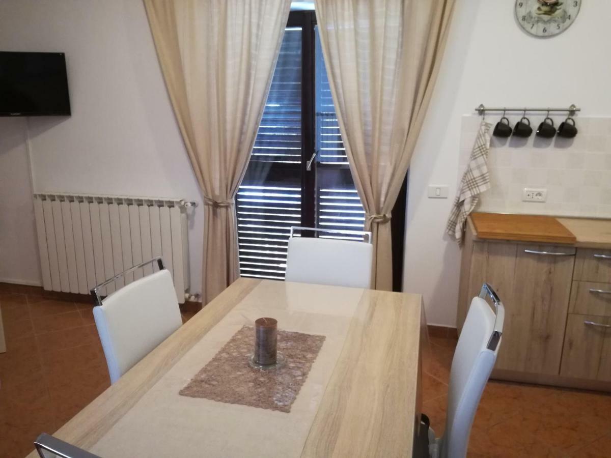 Apartment Vesna Veleniki Eksteriør billede